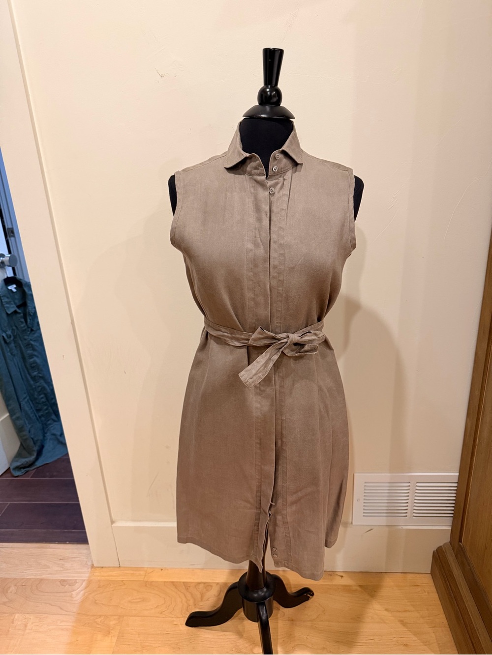 Faconnable Sleeveless Linen Shirt Dress